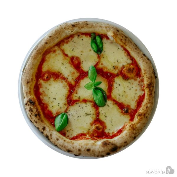 Pizza_napolitana_Pizzeria_Slavonija_Djakovo_1